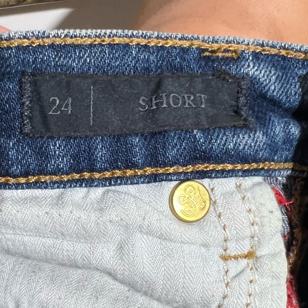 Juicy couture shorts size 24❤️❤️❤️ - Picture 8 of 10